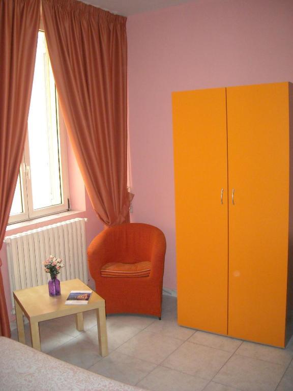 Hotel New Baby Caserta Habitación foto