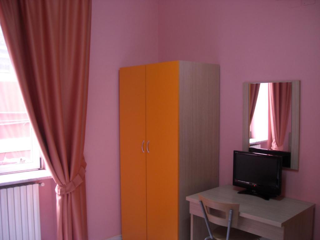 Hotel New Baby Caserta Habitación foto
